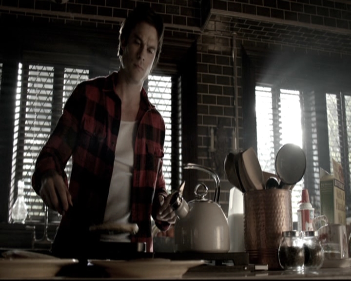 VampireDiariesWorld-dot-nl_6x01IllRemember2221.jpg