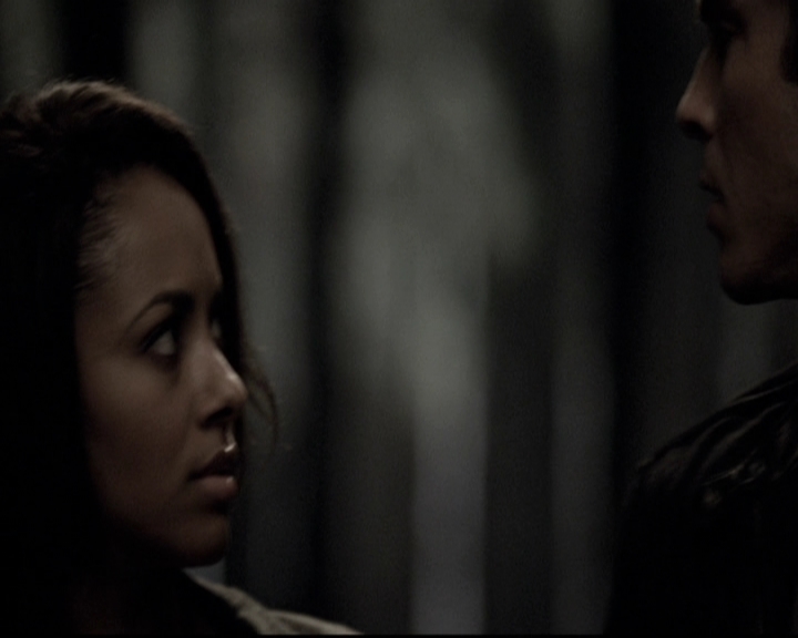 VampireDiariesWorld-dot-nl_6x02YellowLedbetter0064.jpg