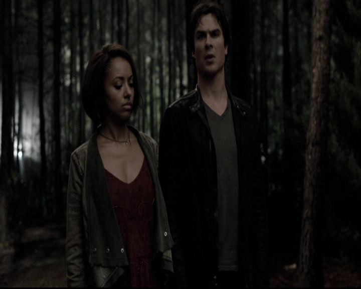 VampireDiariesWorld-dot-nl_6x02YellowLedbetter0069.jpg