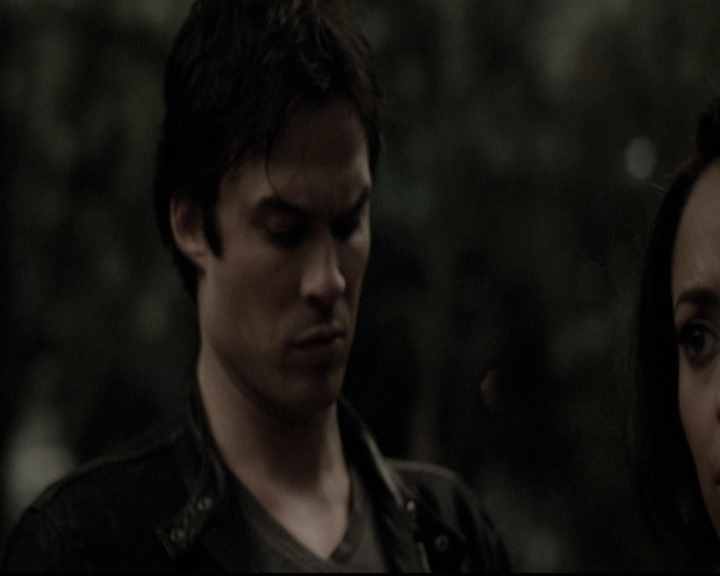 VampireDiariesWorld-dot-nl_6x02YellowLedbetter0076.jpg