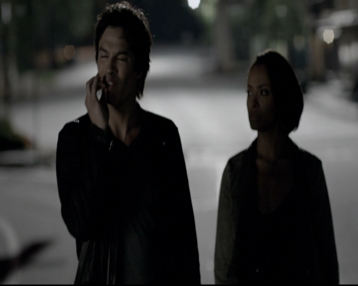 VampireDiariesWorld-dot-nl_6x02YellowLedbetter0086.jpg