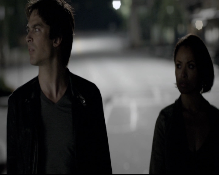 VampireDiariesWorld-dot-nl_6x02YellowLedbetter0087.jpg