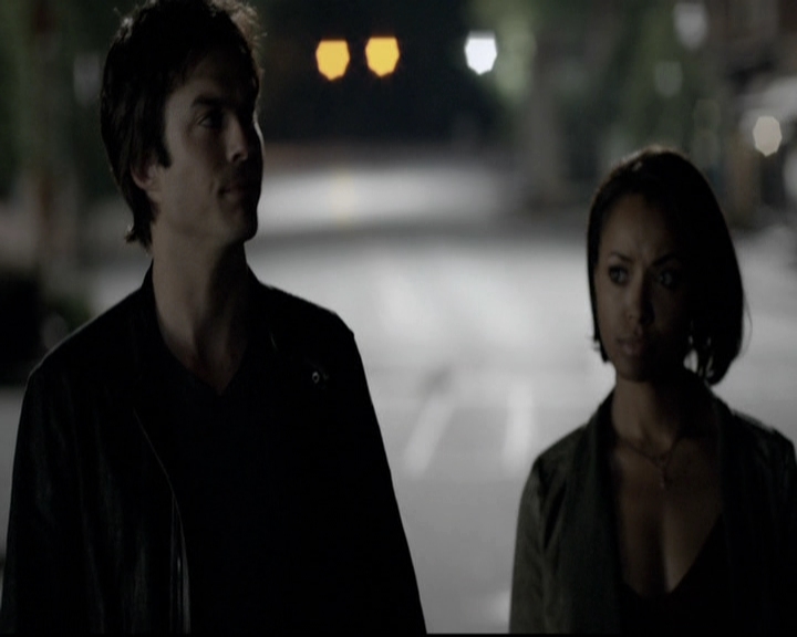 VampireDiariesWorld-dot-nl_6x02YellowLedbetter0091.jpg