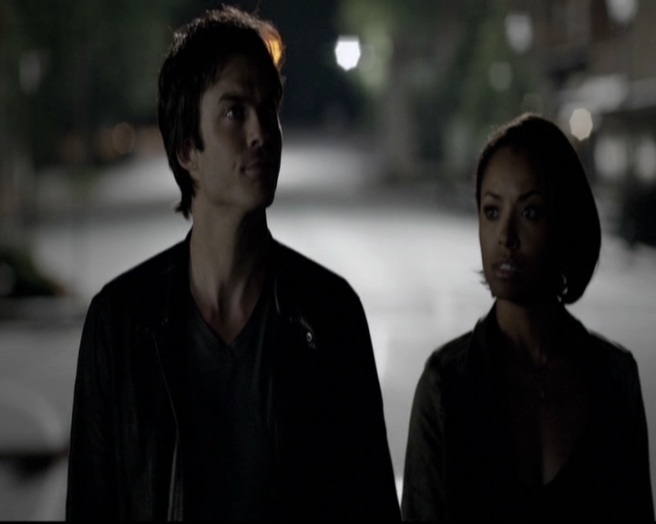 VampireDiariesWorld-dot-nl_6x02YellowLedbetter0092.jpg