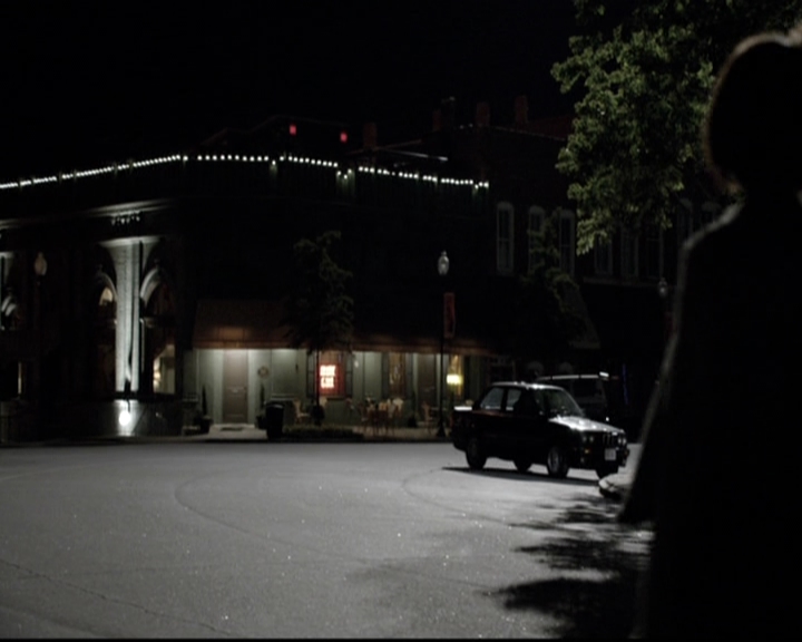VampireDiariesWorld-dot-nl_6x02YellowLedbetter0093.jpg