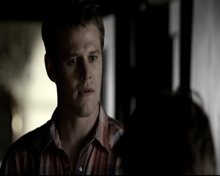 VampireDiariesWorld-dot-nl_6x02YellowLedbetter0138.jpg