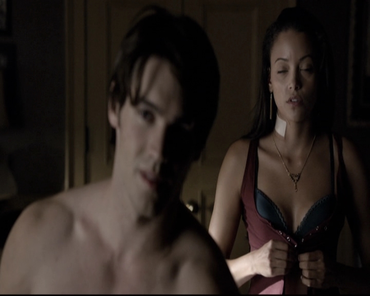 VampireDiariesWorld-dot-nl_6x02YellowLedbetter0142.jpg