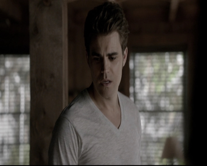 VampireDiariesWorld-dot-nl_6x02YellowLedbetter0189.jpg