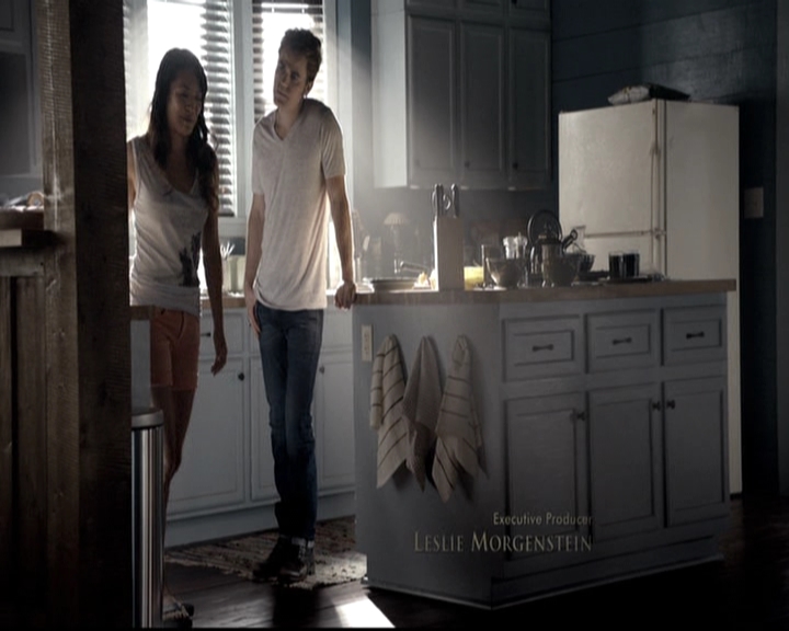 VampireDiariesWorld-dot-nl_6x02YellowLedbetter0213.jpg