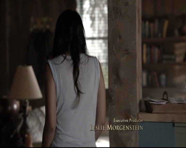 VampireDiariesWorld-dot-nl_6x02YellowLedbetter0214.jpg