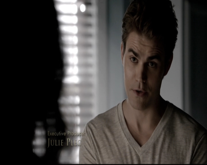 VampireDiariesWorld-dot-nl_6x02YellowLedbetter0218.jpg