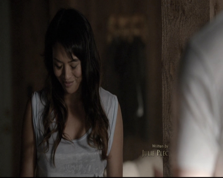 VampireDiariesWorld-dot-nl_6x02YellowLedbetter0228.jpg