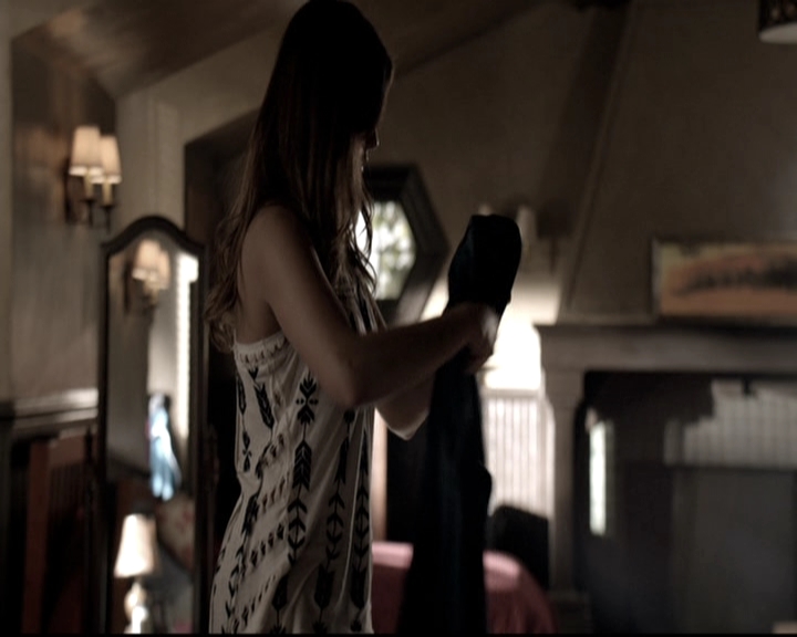 VampireDiariesWorld-dot-nl_6x02YellowLedbetter0240.jpg
