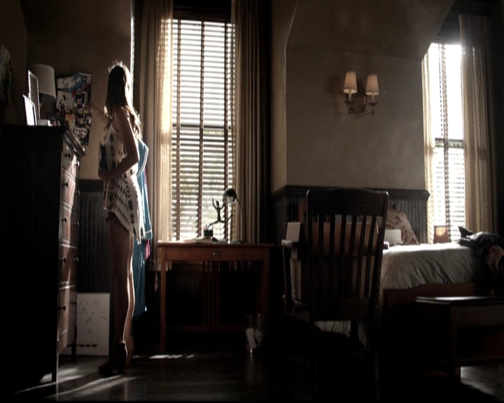 VampireDiariesWorld-dot-nl_6x02YellowLedbetter0253.jpg