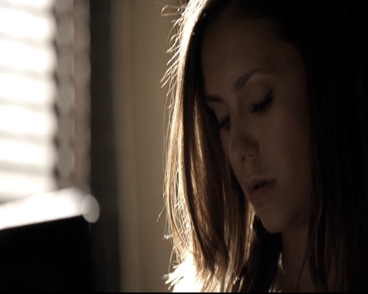 VampireDiariesWorld-dot-nl_6x02YellowLedbetter0257.jpg