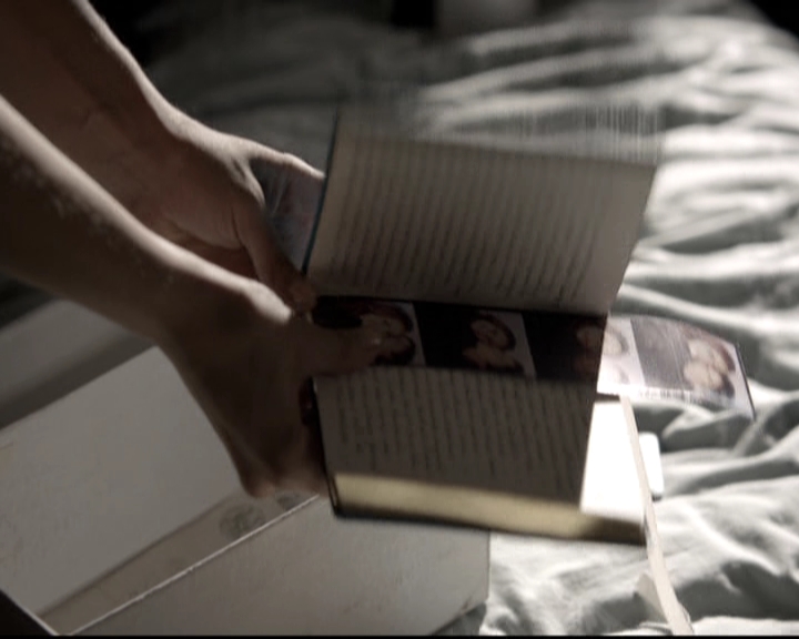 VampireDiariesWorld-dot-nl_6x02YellowLedbetter0286.jpg