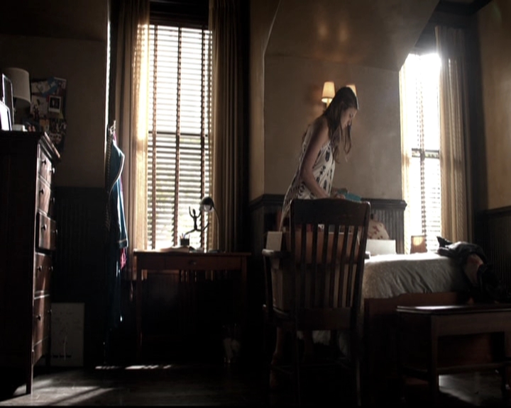 VampireDiariesWorld-dot-nl_6x02YellowLedbetter0287.jpg