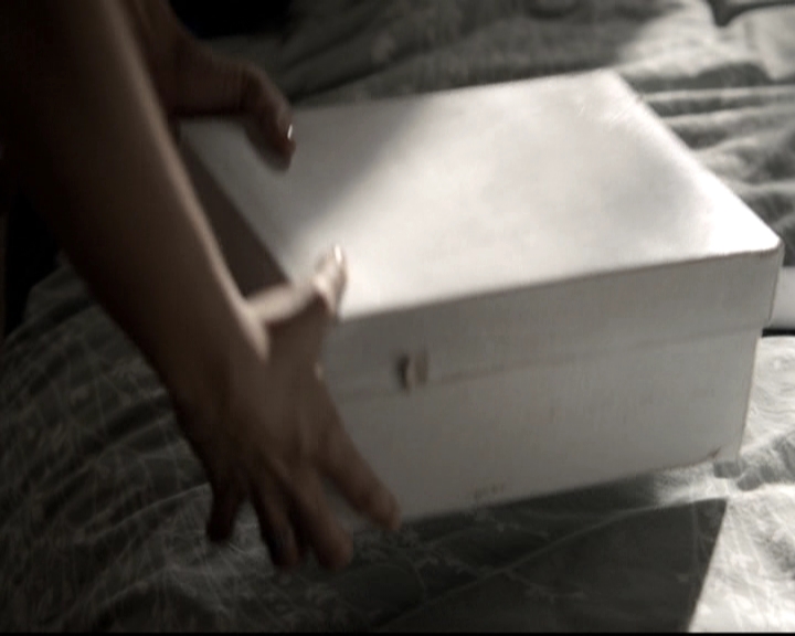 VampireDiariesWorld-dot-nl_6x02YellowLedbetter0290.jpg