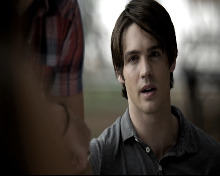 VampireDiariesWorld-dot-nl_6x02YellowLedbetter0297.jpg