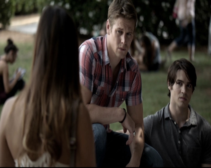 VampireDiariesWorld-dot-nl_6x02YellowLedbetter0305.jpg