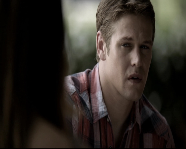 VampireDiariesWorld-dot-nl_6x02YellowLedbetter0309.jpg