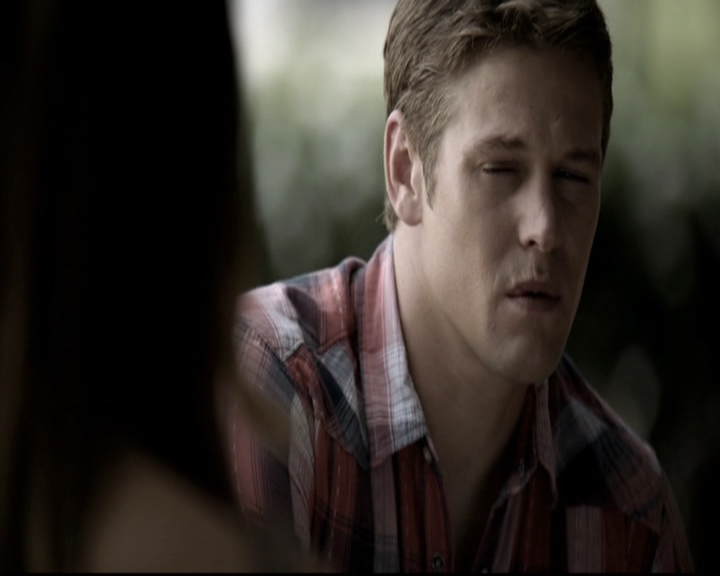 VampireDiariesWorld-dot-nl_6x02YellowLedbetter0310.jpg