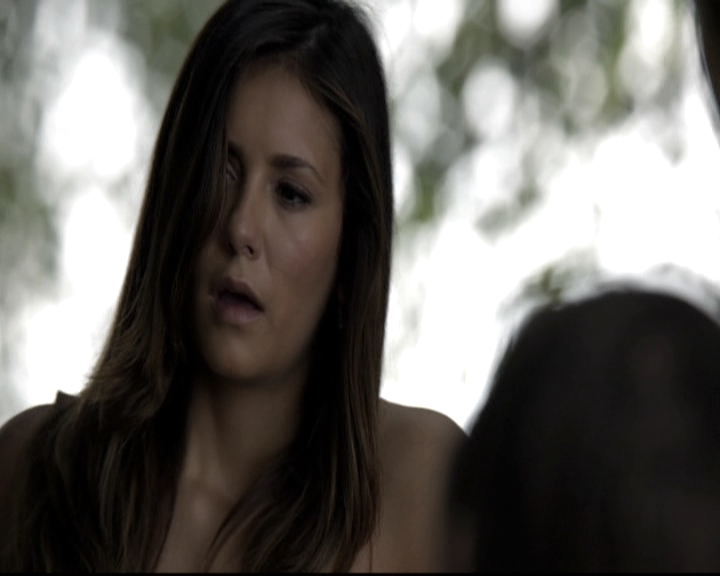 VampireDiariesWorld-dot-nl_6x02YellowLedbetter0311.jpg