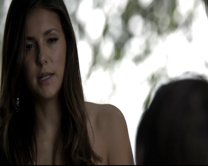 VampireDiariesWorld-dot-nl_6x02YellowLedbetter0312.jpg