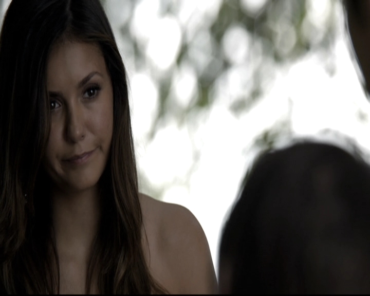 VampireDiariesWorld-dot-nl_6x02YellowLedbetter0314.jpg