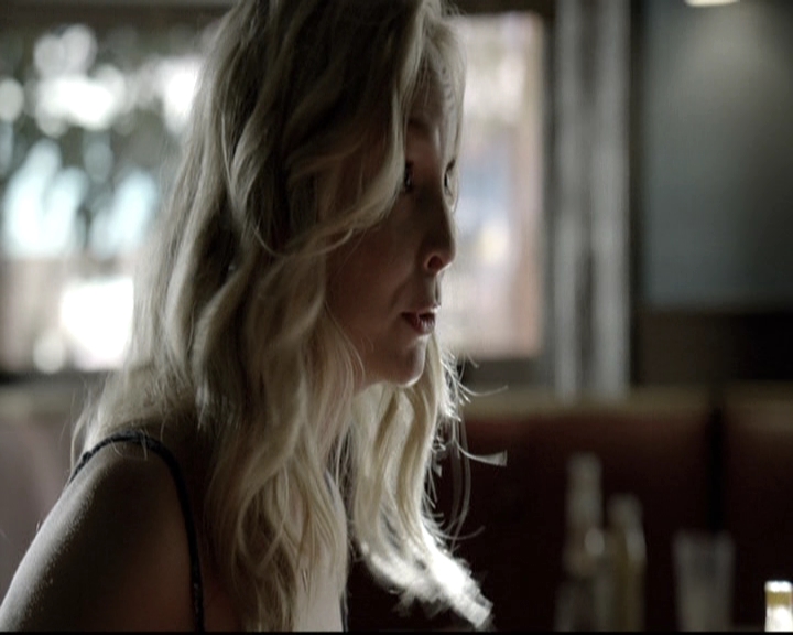 VampireDiariesWorld-dot-nl_6x02YellowLedbetter0323.jpg
