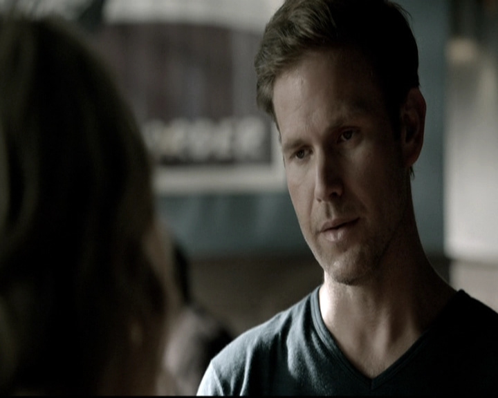 VampireDiariesWorld-dot-nl_6x02YellowLedbetter0334.jpg
