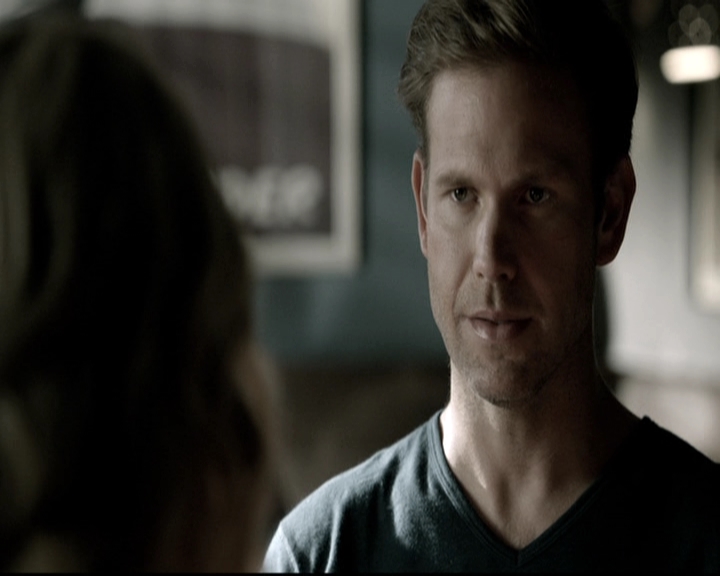 VampireDiariesWorld-dot-nl_6x02YellowLedbetter0336.jpg