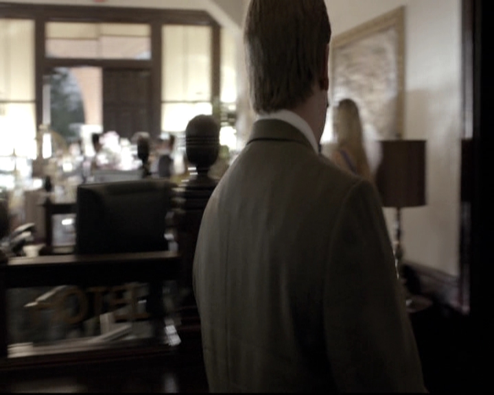 VampireDiariesWorld-dot-nl_6x02YellowLedbetter0343.jpg