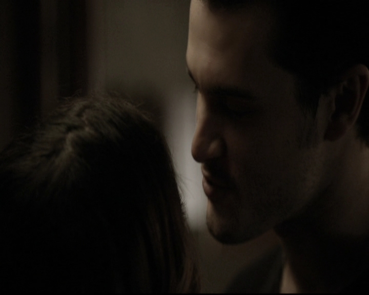 VampireDiariesWorld-dot-nl_6x02YellowLedbetter0350.jpg