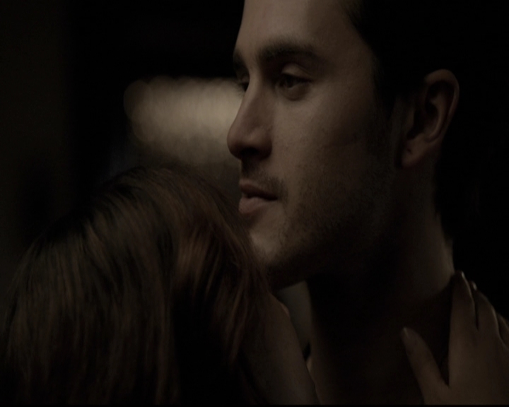 VampireDiariesWorld-dot-nl_6x02YellowLedbetter0391.jpg