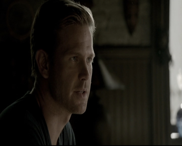VampireDiariesWorld-dot-nl_6x02YellowLedbetter0412.jpg