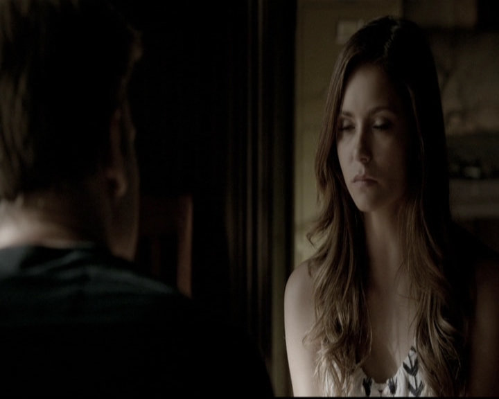 VampireDiariesWorld-dot-nl_6x02YellowLedbetter0413.jpg