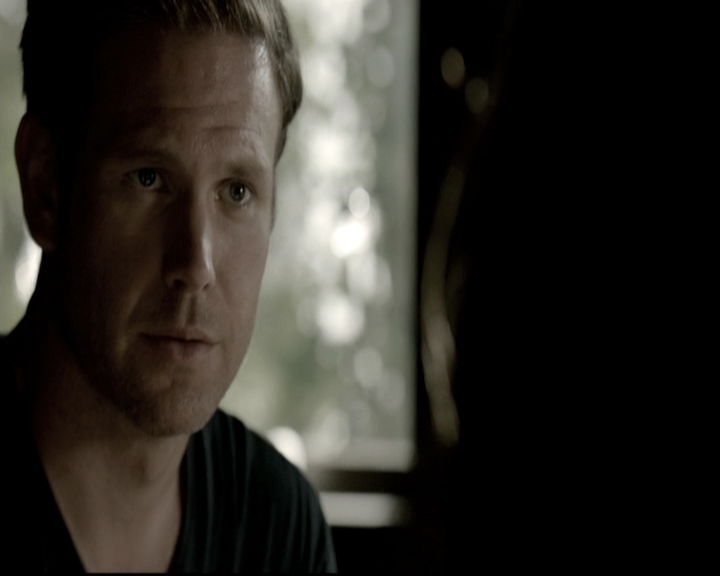 VampireDiariesWorld-dot-nl_6x02YellowLedbetter0421.jpg