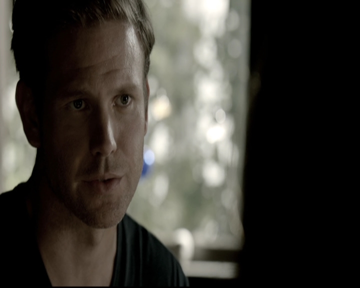 VampireDiariesWorld-dot-nl_6x02YellowLedbetter0435.jpg