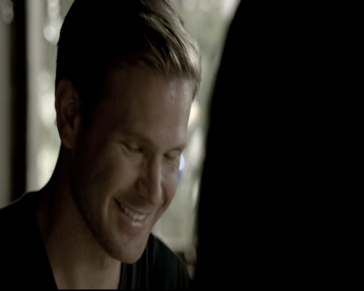 VampireDiariesWorld-dot-nl_6x02YellowLedbetter0440.jpg