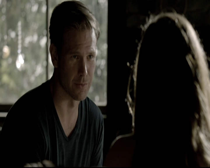 VampireDiariesWorld-dot-nl_6x02YellowLedbetter0443.jpg