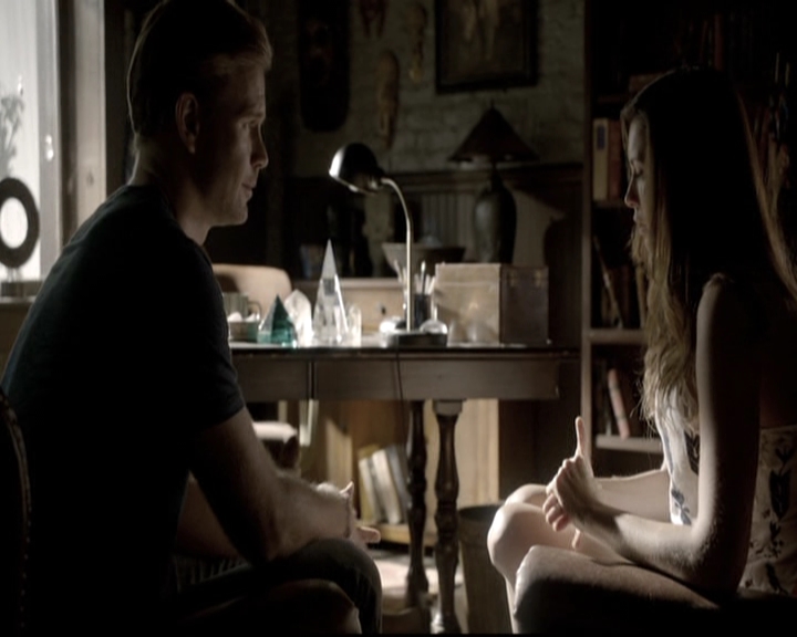VampireDiariesWorld-dot-nl_6x02YellowLedbetter0448.jpg