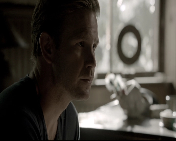 VampireDiariesWorld-dot-nl_6x02YellowLedbetter0482.jpg