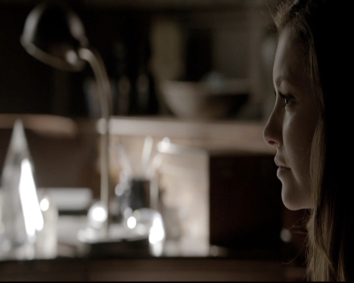 VampireDiariesWorld-dot-nl_6x02YellowLedbetter0526.jpg