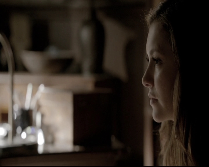 VampireDiariesWorld-dot-nl_6x02YellowLedbetter0527.jpg