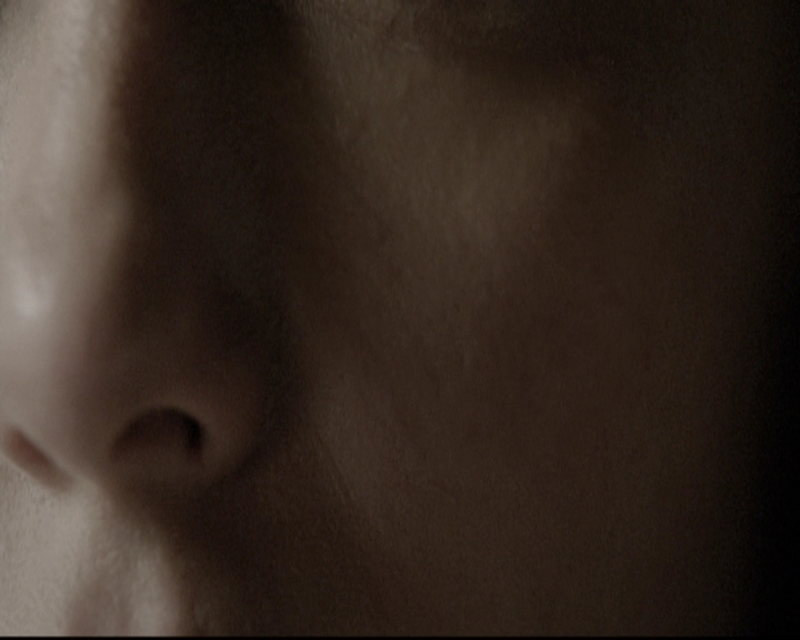 VampireDiariesWorld-dot-nl_6x02YellowLedbetter0536.jpg