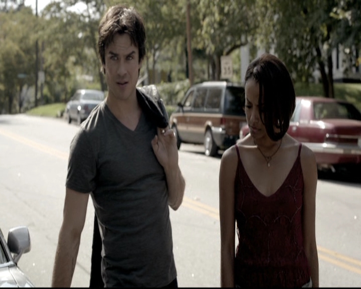 VampireDiariesWorld-dot-nl_6x02YellowLedbetter0570.jpg