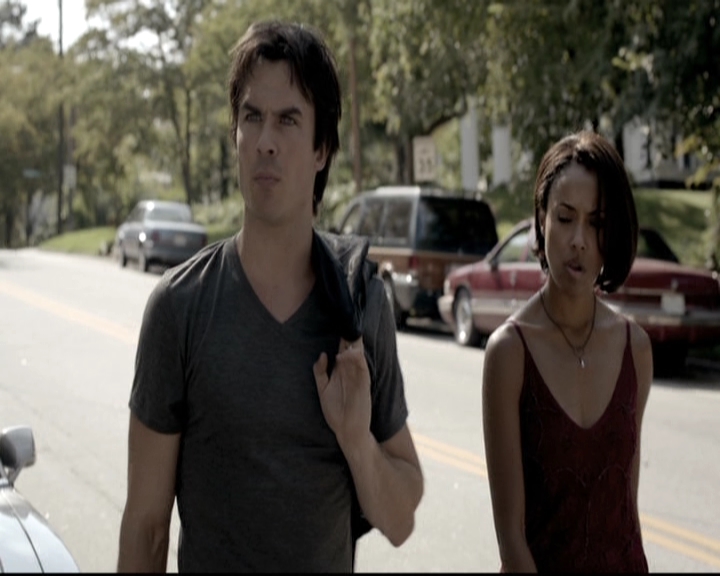 VampireDiariesWorld-dot-nl_6x02YellowLedbetter0576.jpg