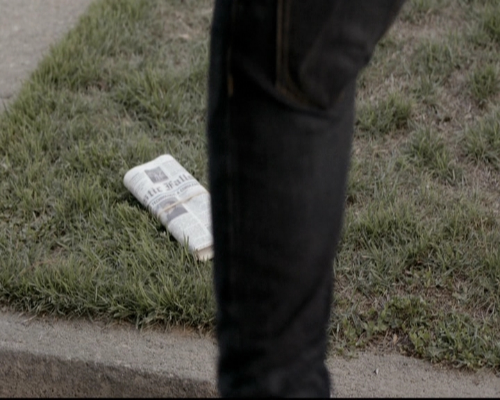 VampireDiariesWorld-dot-nl_6x02YellowLedbetter0580.jpg
