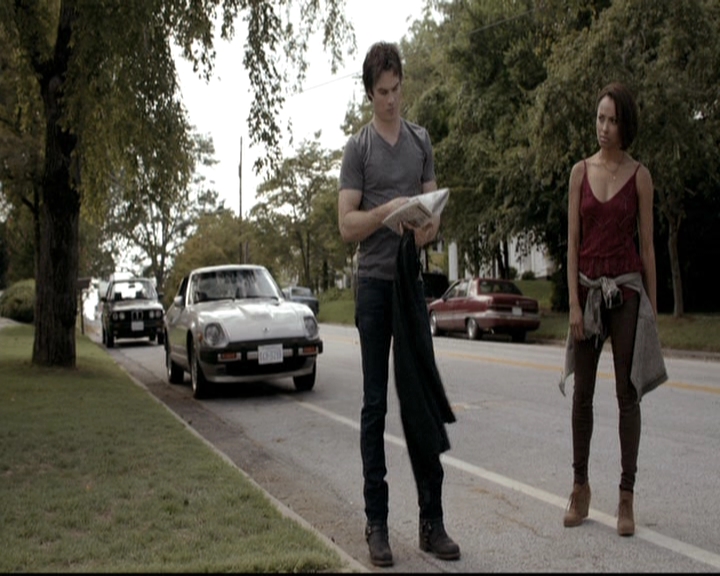 VampireDiariesWorld-dot-nl_6x02YellowLedbetter0584.jpg